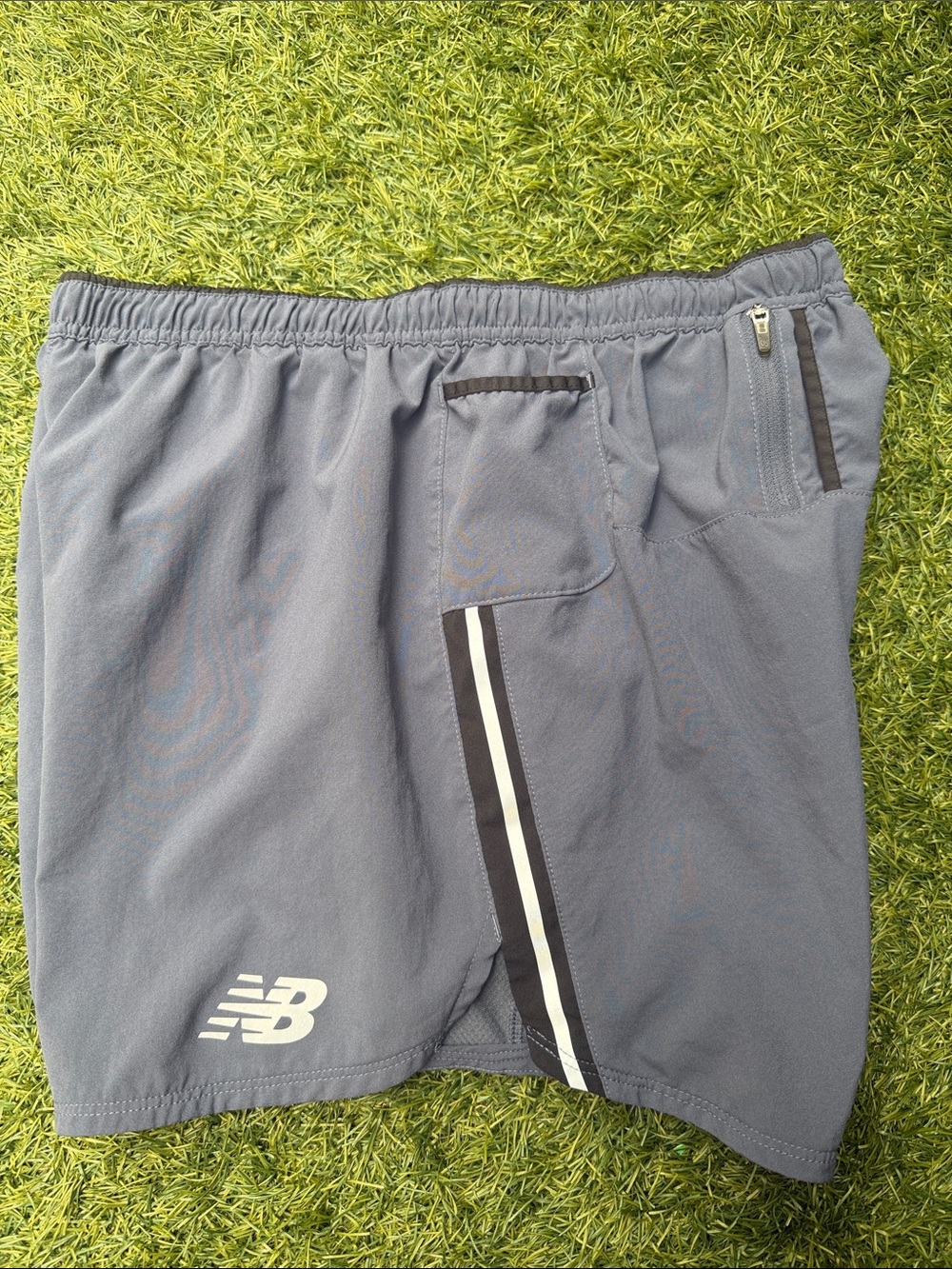New Balance Running Shorts Men’s Medium Navy Gray Athletic Drawstring zip pocket